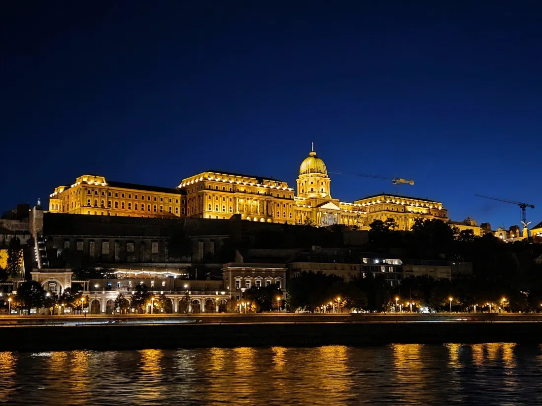 Legenda City Cruises, Budapest