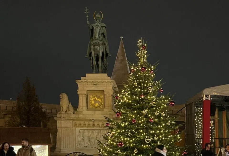 Magical Advent in Buda (Szentháromság Square), Budapest