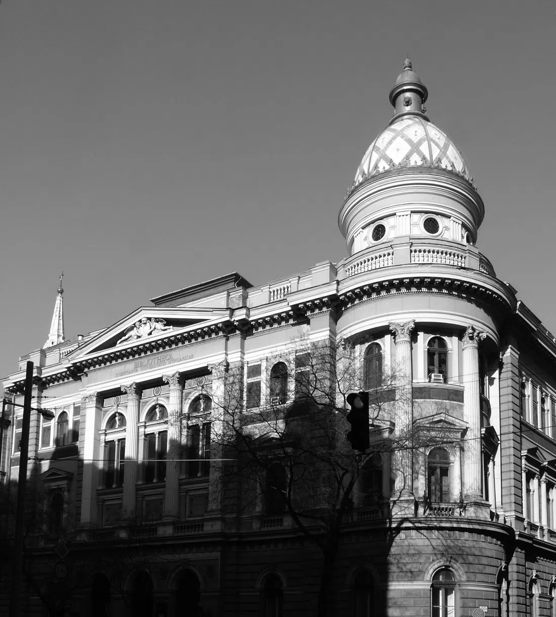 Biblioteca da Universidade ELTE (Egyetemi Könyvtár) — Grande Salão de Leitura, Budapeste