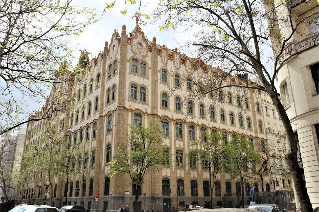 Edifício da Tesouraria do Estado Húngaro (antiga Caixa Econômica Postal Real, Ödön Lechner), Budapeste
