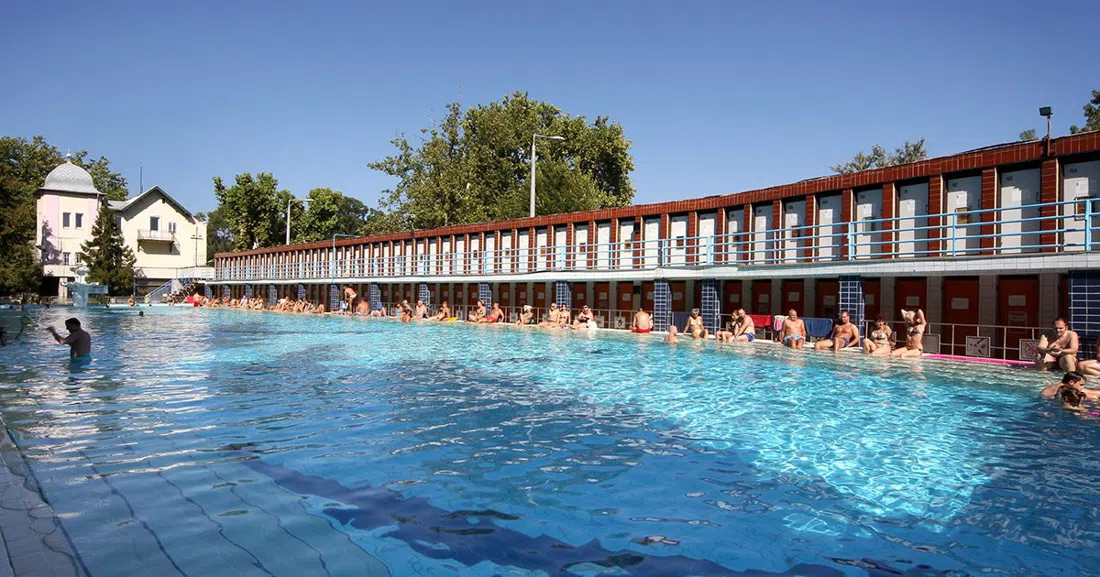 Banho Árpád de Csillaghegy, Budapeste