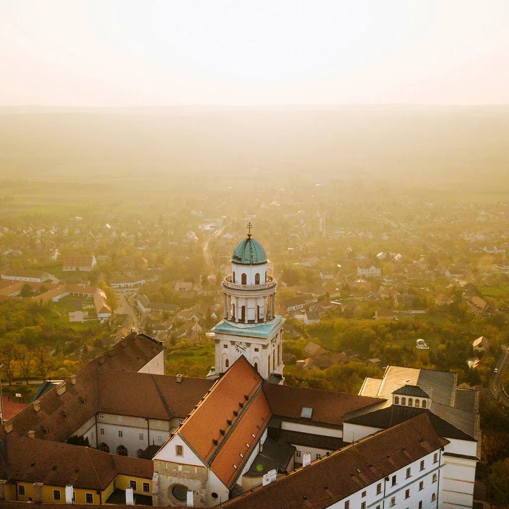 Abbazia di Pannonhalma, Budapest