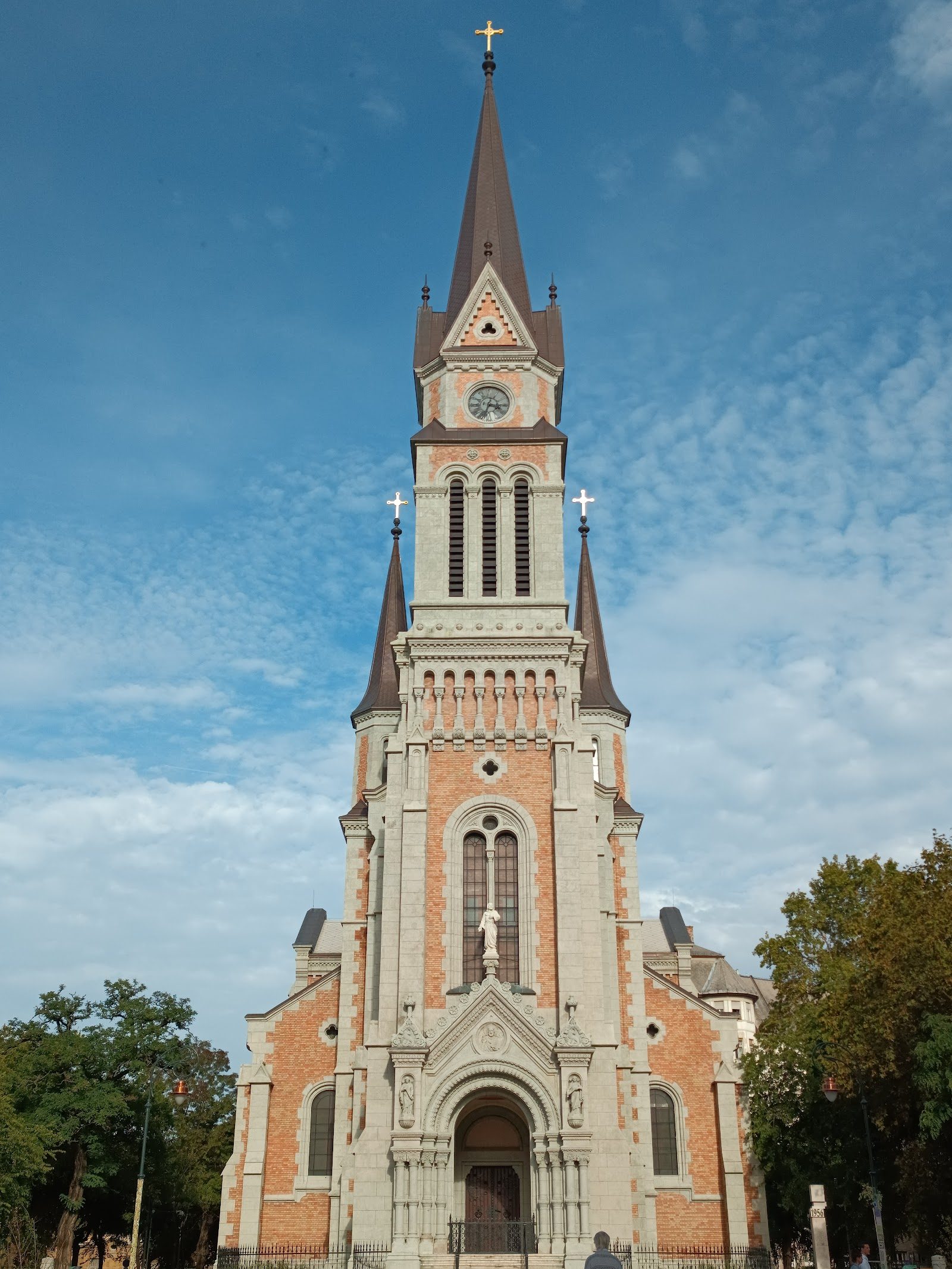 Bakáts tér and the Ferencváros Parish Church (St Francis of Assisi), Budapest