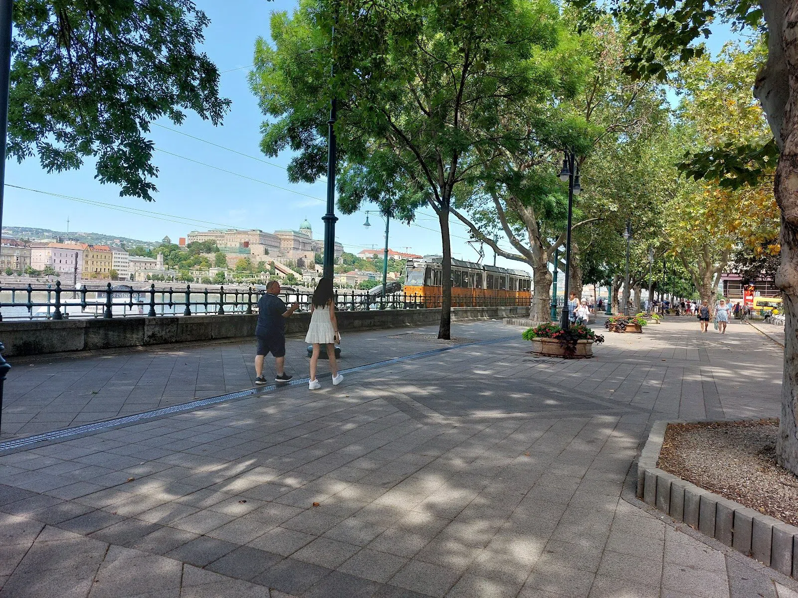 Danube Promenade (Duna korzó), Budapest