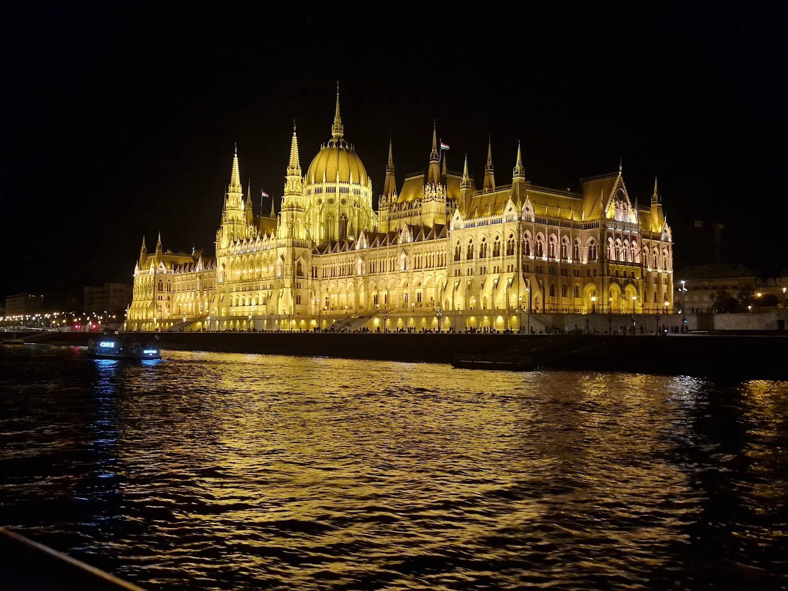 Legenda City Cruises, Budapest
